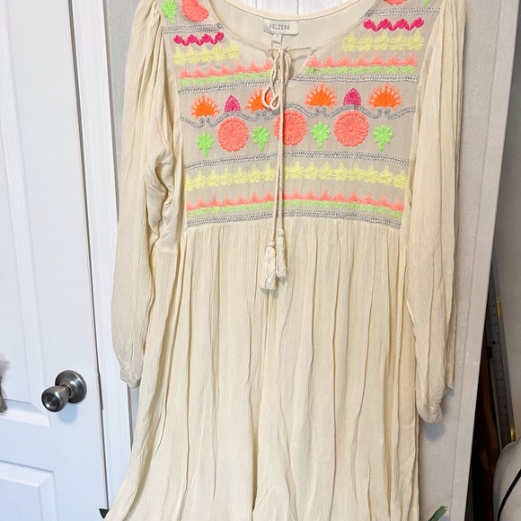 Boho Creme Embroidery top/blouse, casual wear, pair with jeans blouse - Picture 3 of 10